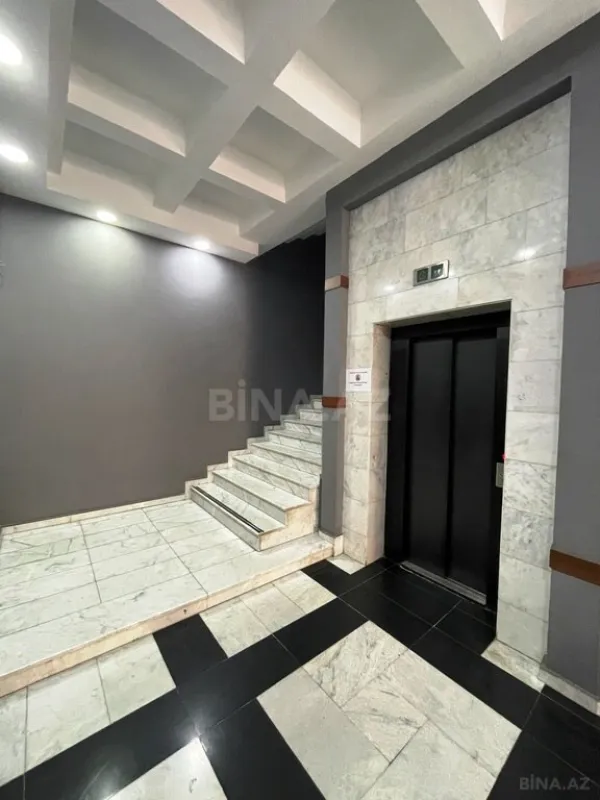 Kirayə verilir 20 otaqlı ofis 2000 m²