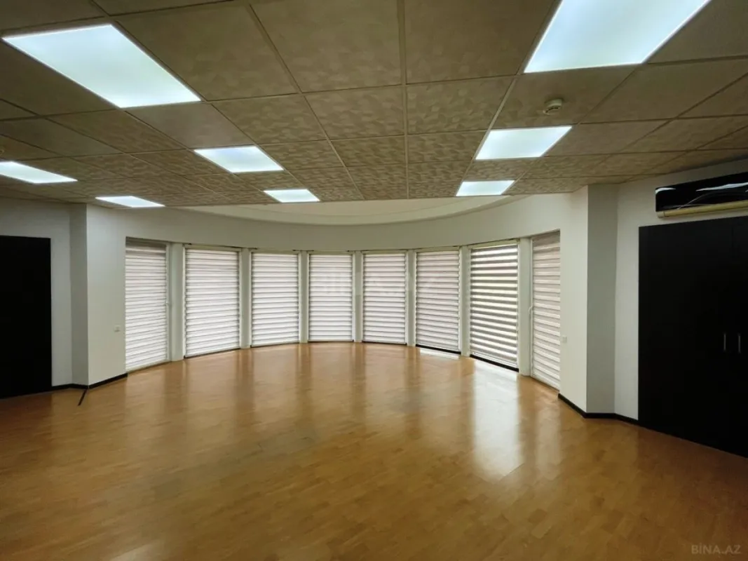 Kirayə verilir 20 otaqlı ofis 2000 m²