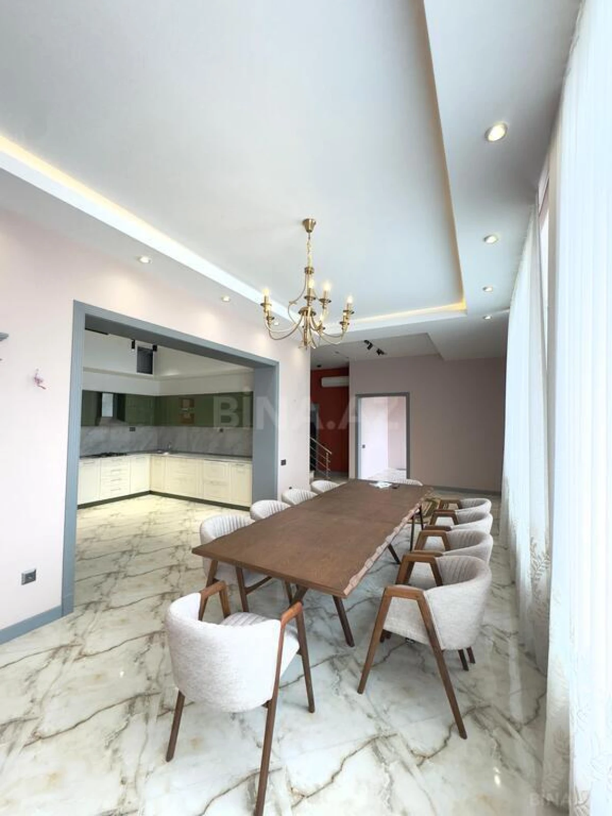 Satılır 6 otaqlı həyət evi 260 m²