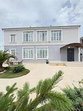 Satılır 6 otaqlı həyət evi 260 m²