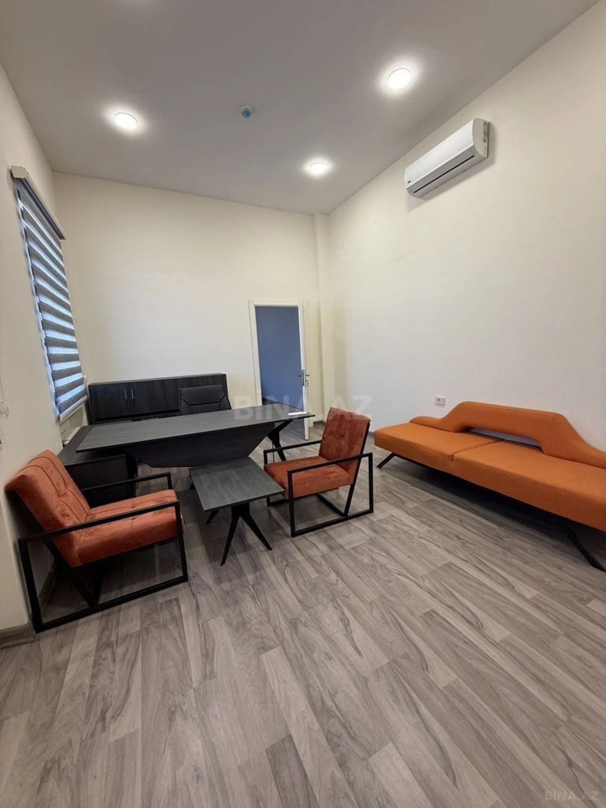 Kirayə verilir 14 otaqlı ofis 360 m²