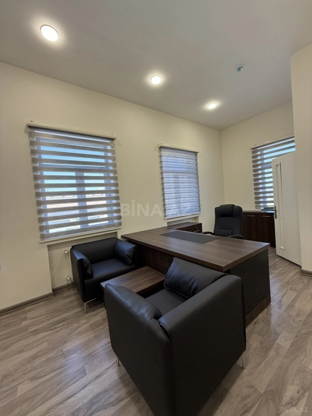 Kirayə verilir 14 otaqlı ofis 360 m²