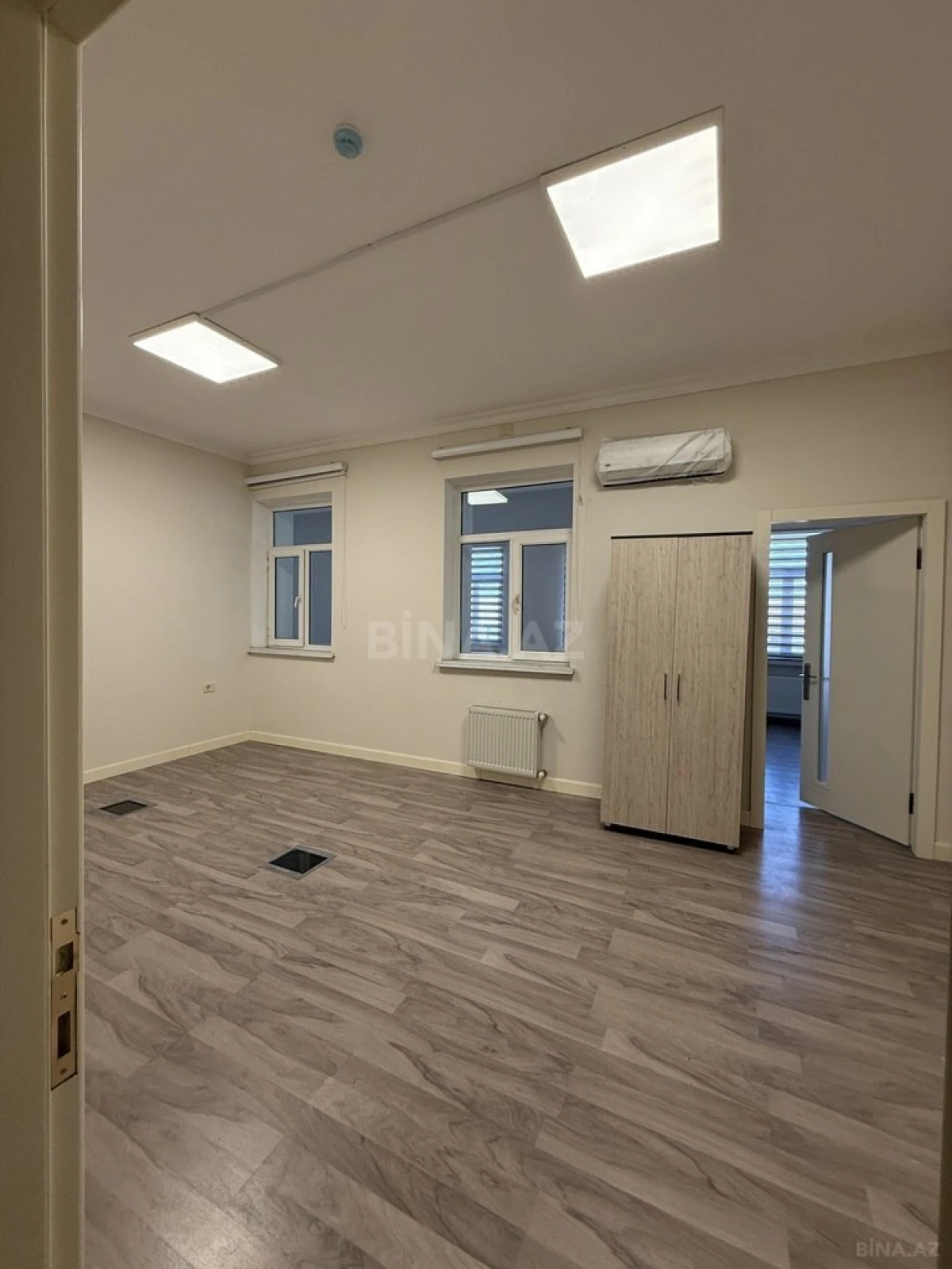 Kirayə verilir 14 otaqlı ofis 360 m²