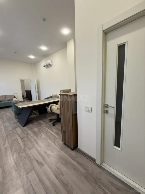Kirayə verilir 14 otaqlı ofis 360 m²