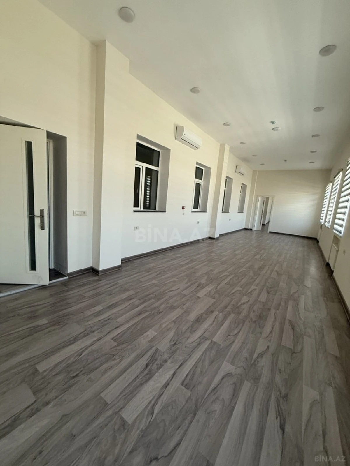 Kirayə verilir 14 otaqlı ofis 360 m²