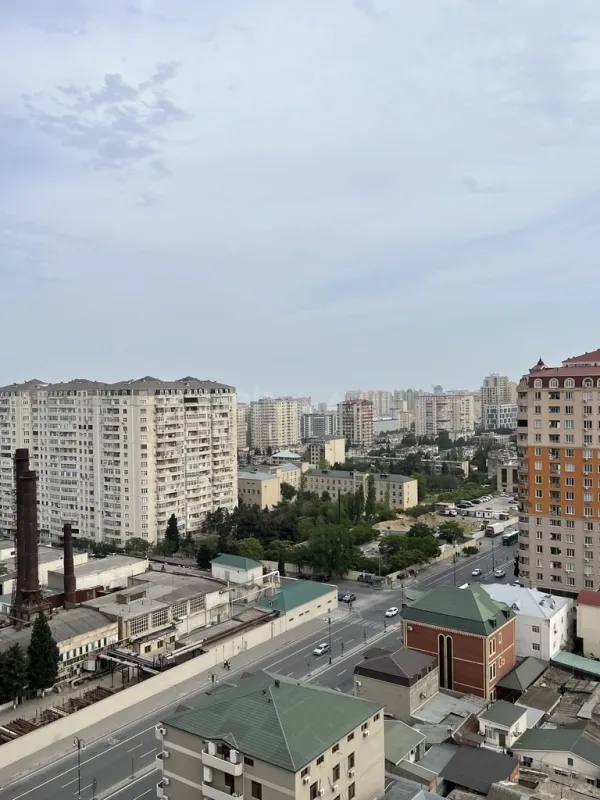 Satılır 3 otaqlı mənzil 156.6 m²