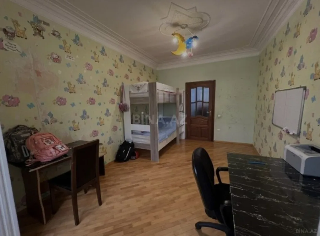 Satılır 4 otaqlı mənzil 115 m²