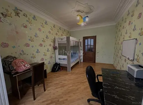Satılır 4 otaqlı mənzil 115 m²