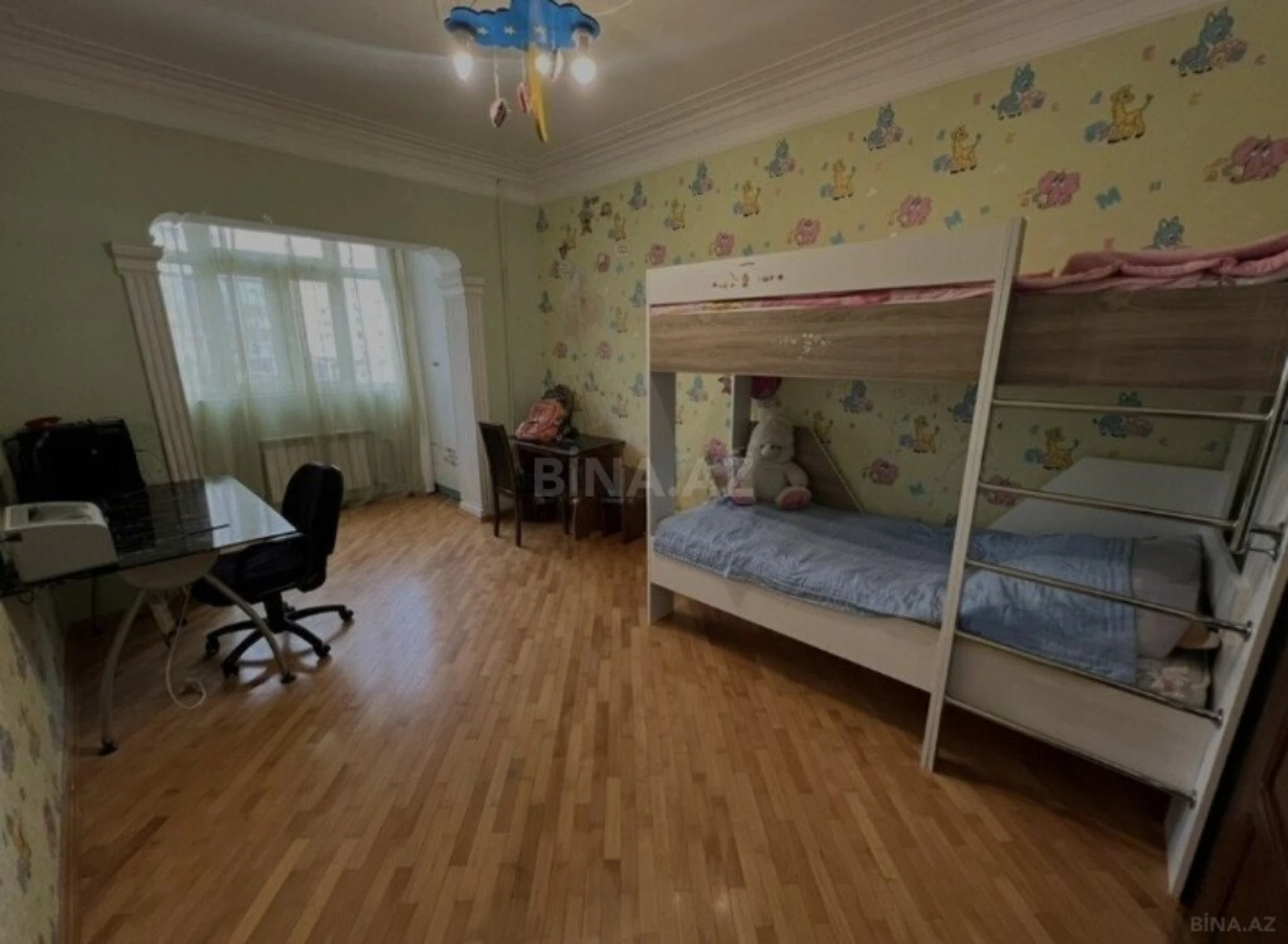 Satılır 4 otaqlı mənzil 115 m²