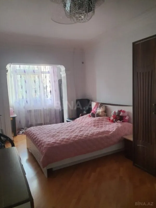 Satılır 4 otaqlı mənzil 115 m²