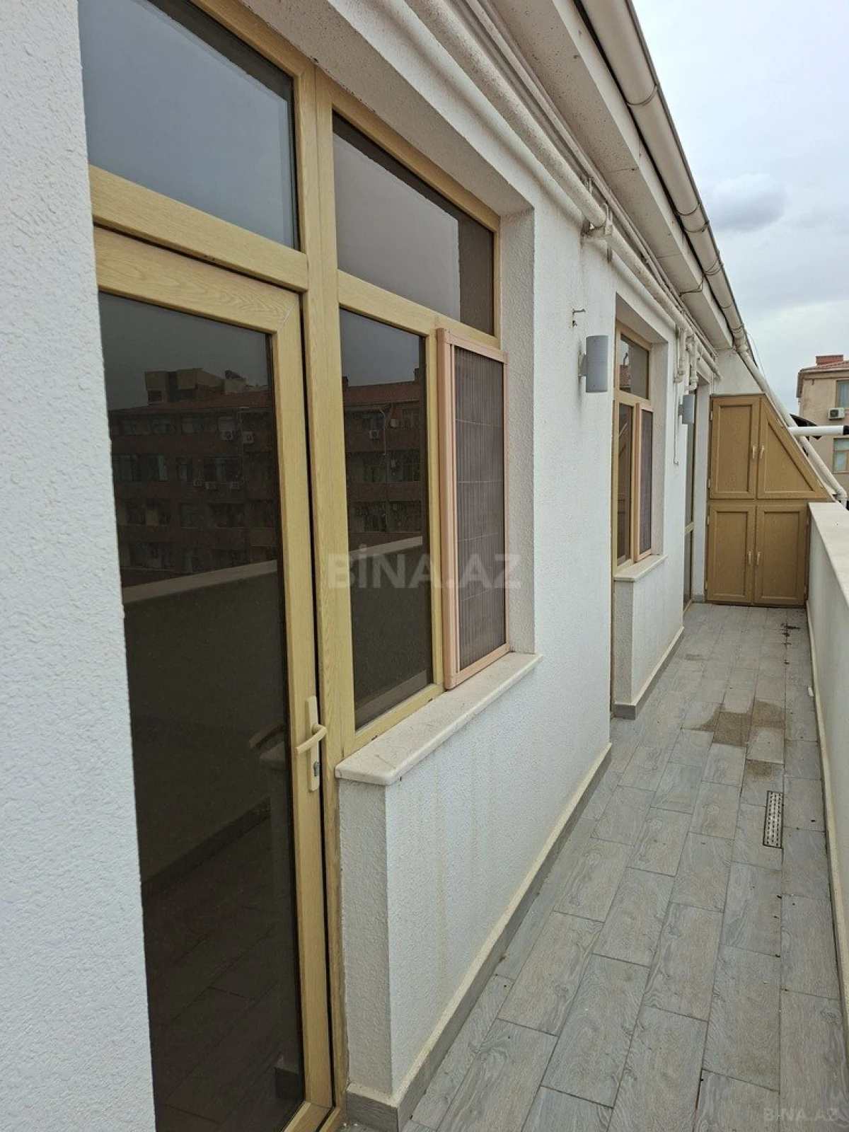 Satılır 3 otaqlı mənzil 200 m²