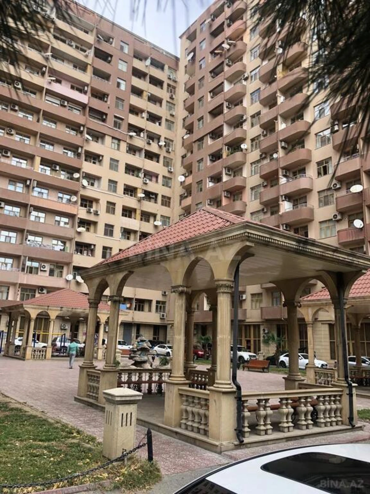 Satılır 3 otaqlı mənzil 200 m²