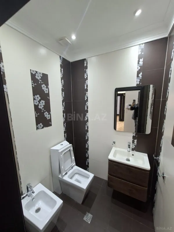 Satılır 3 otaqlı mənzil 200 m²