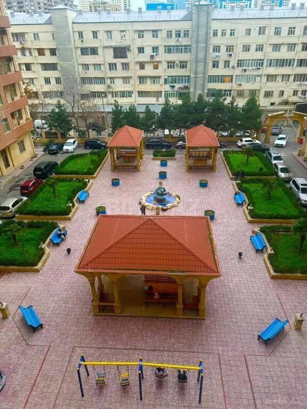 Satılır 3 otaqlı mənzil 200 m²