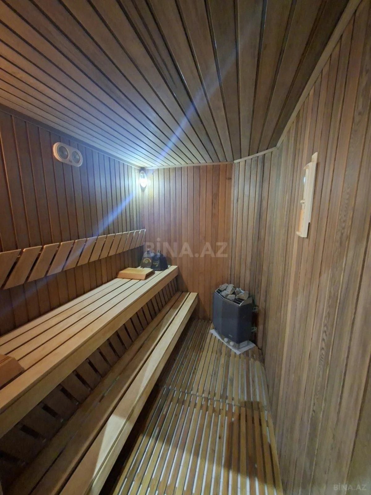 Satılır 3 otaqlı mənzil 200 m²