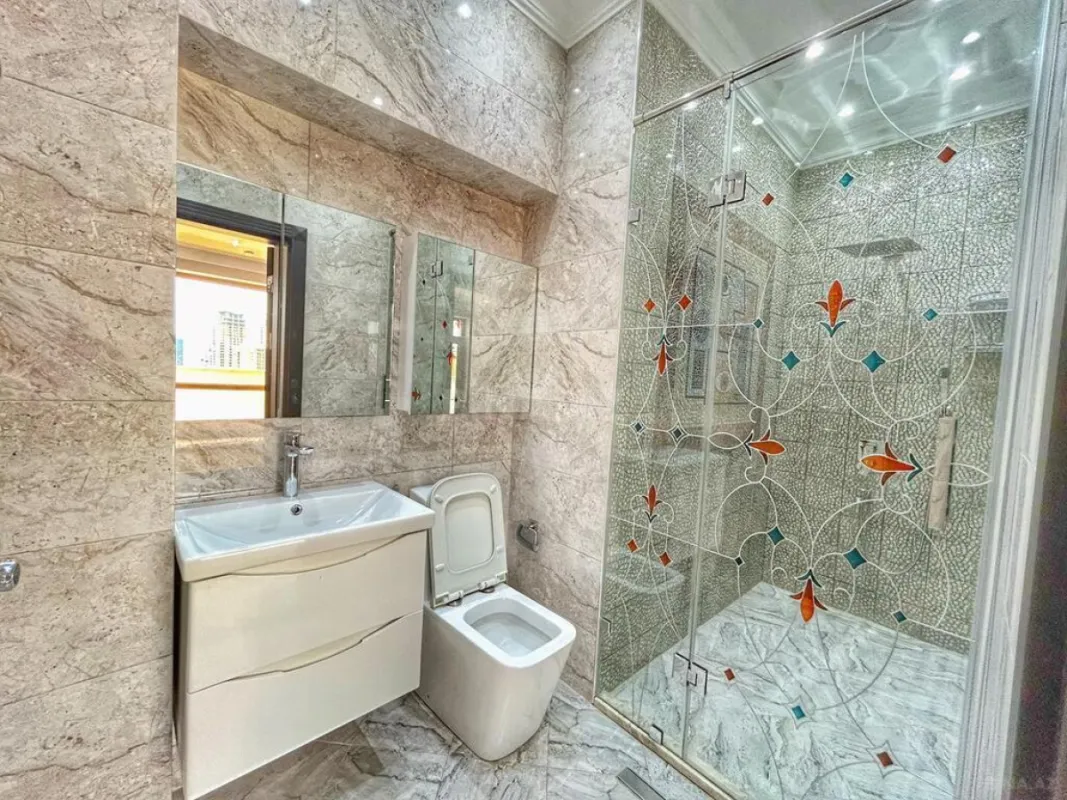 Satılır 3 otaqlı mənzil 200 m²