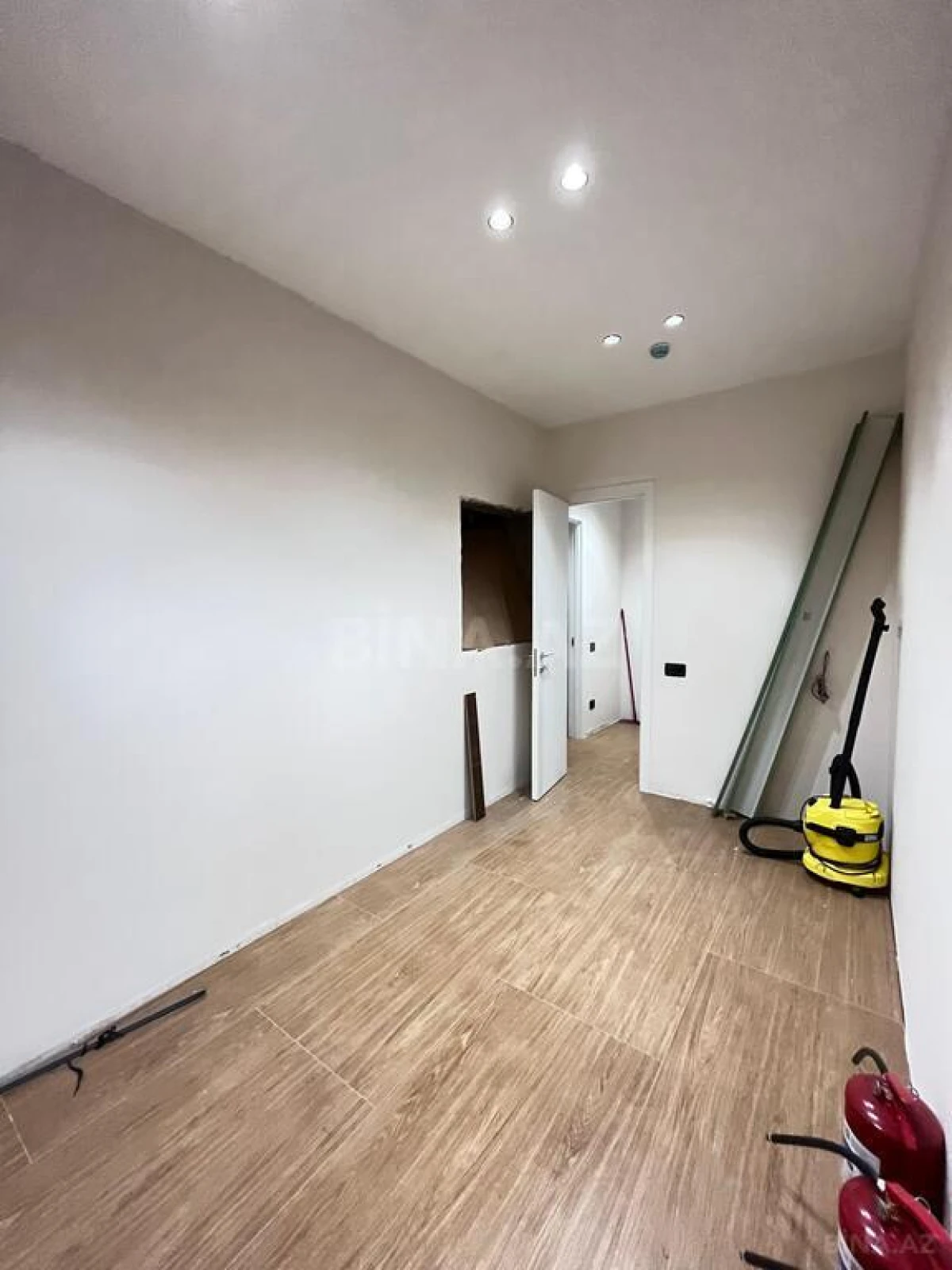 Satılır obyekt 169 m²
