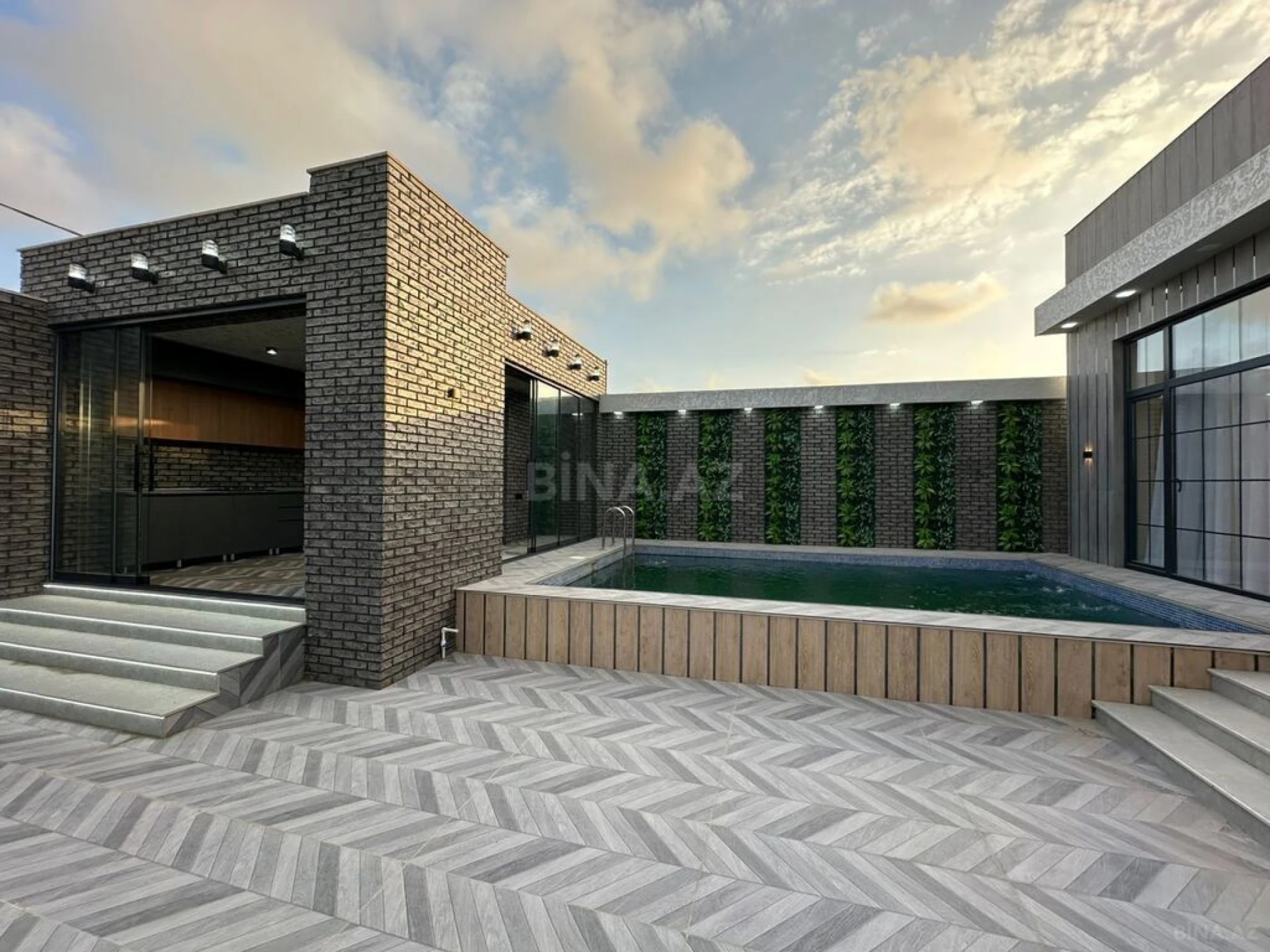 Satılır 4 otaqlı həyət evi 160 m²