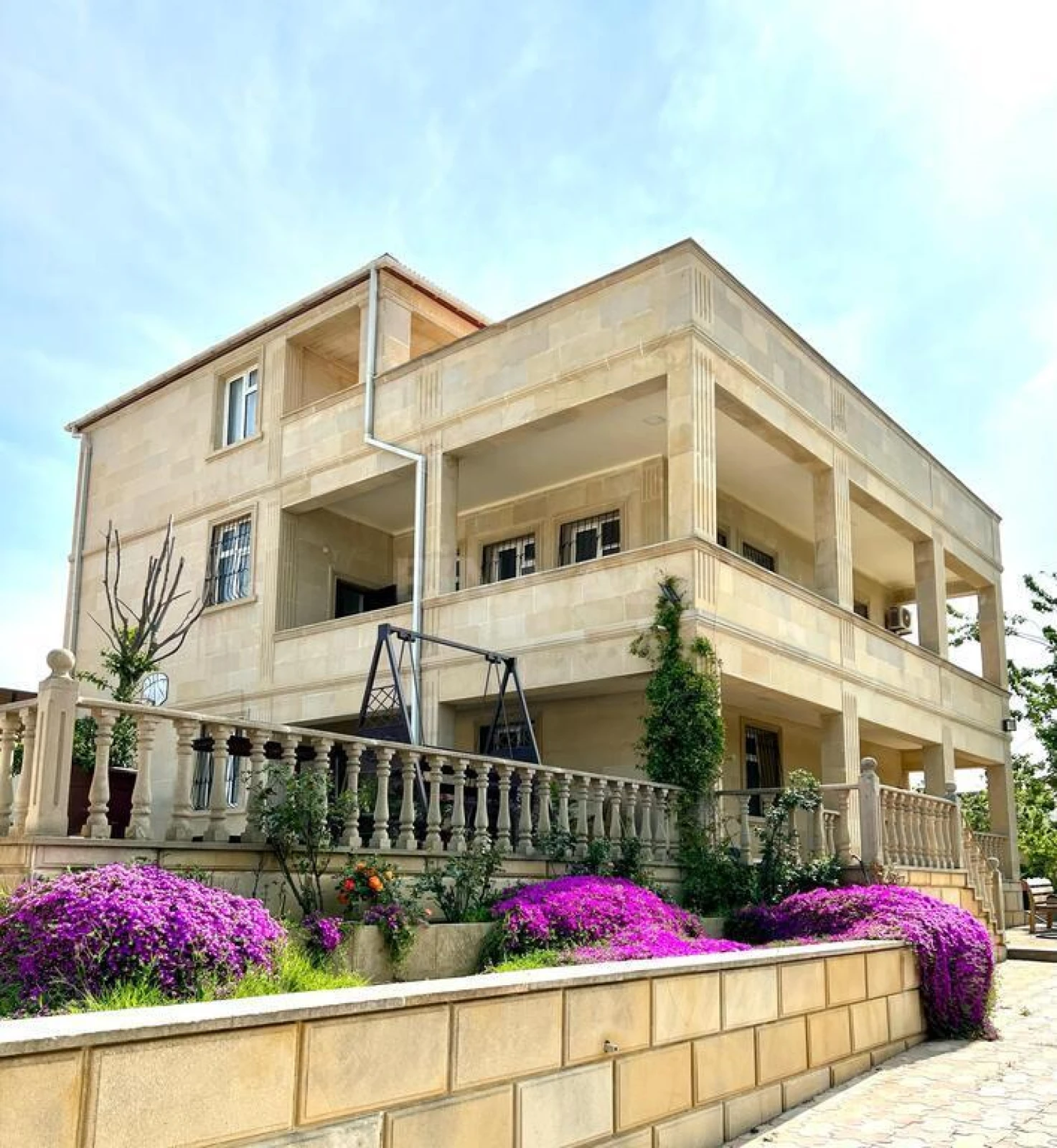 Satılır 6 otaqlı həyət evi 430 m²