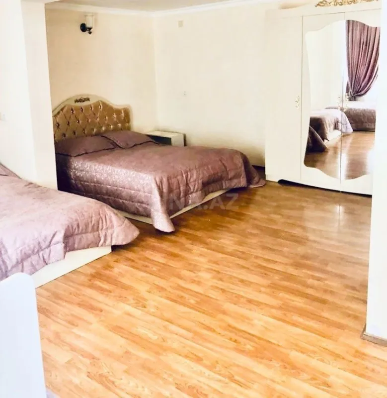 Satılır 6 otaqlı həyət evi 430 m²