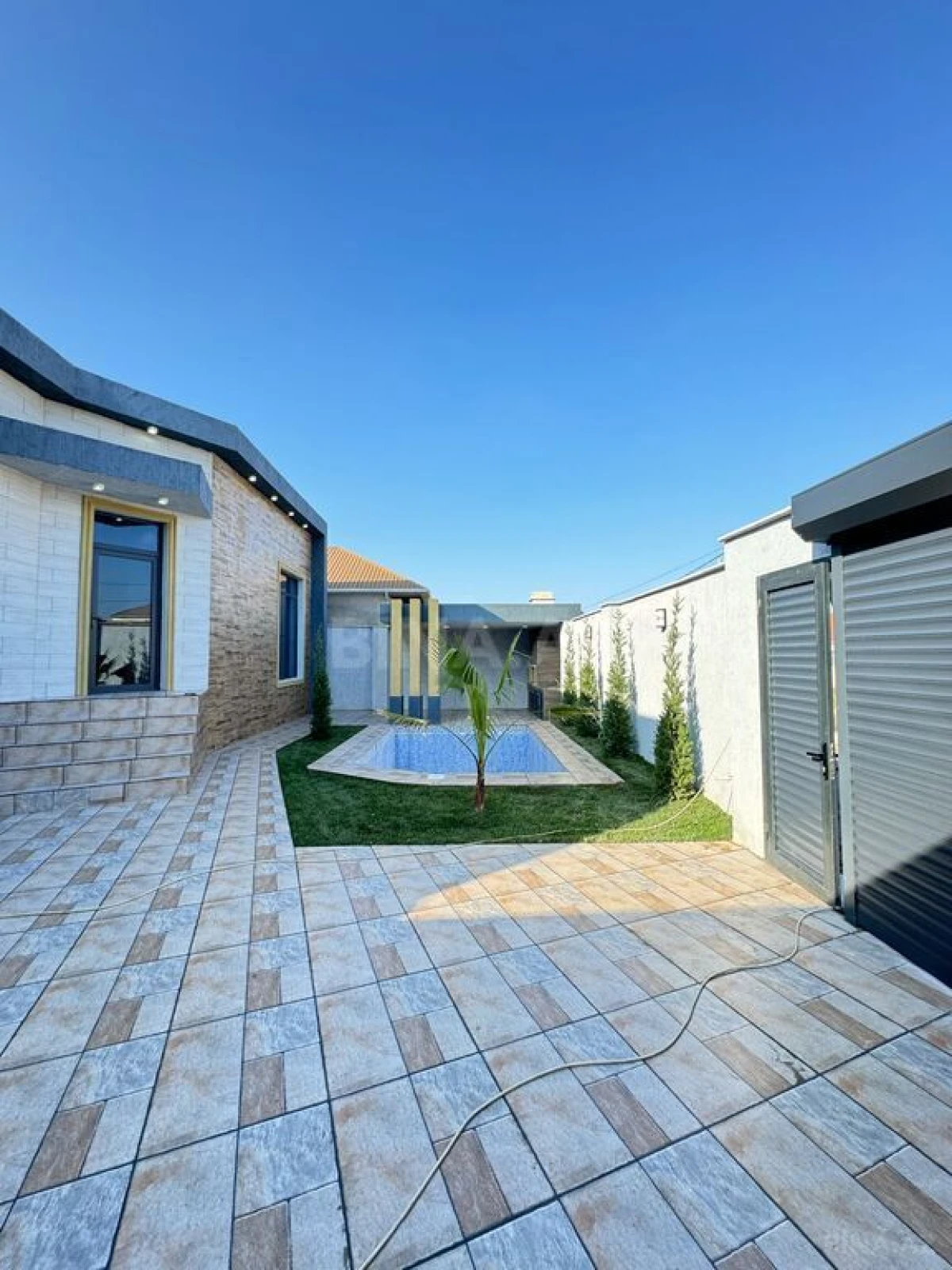 Satılır 4 otaqlı həyət evi 160 m²