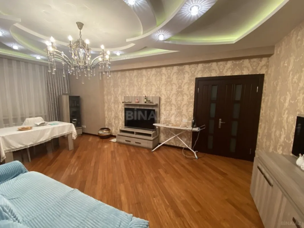 Satılır 3 otaqlı mənzil 115 m²