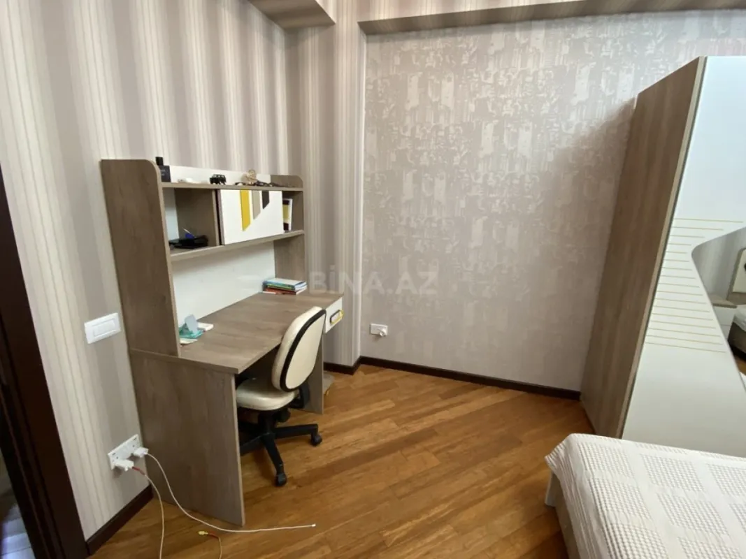 Satılır 3 otaqlı mənzil 115 m²