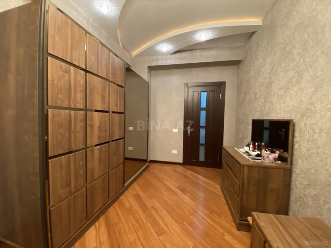 Satılır 3 otaqlı mənzil 115 m²