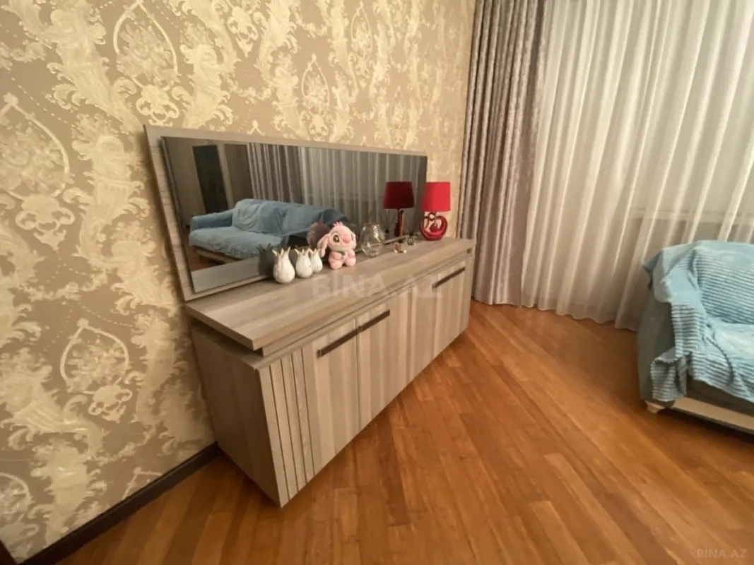 Satılır 3 otaqlı mənzil 115 m²