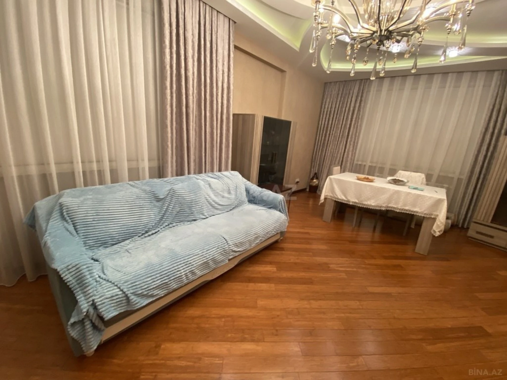 Satılır 3 otaqlı mənzil 115 m²