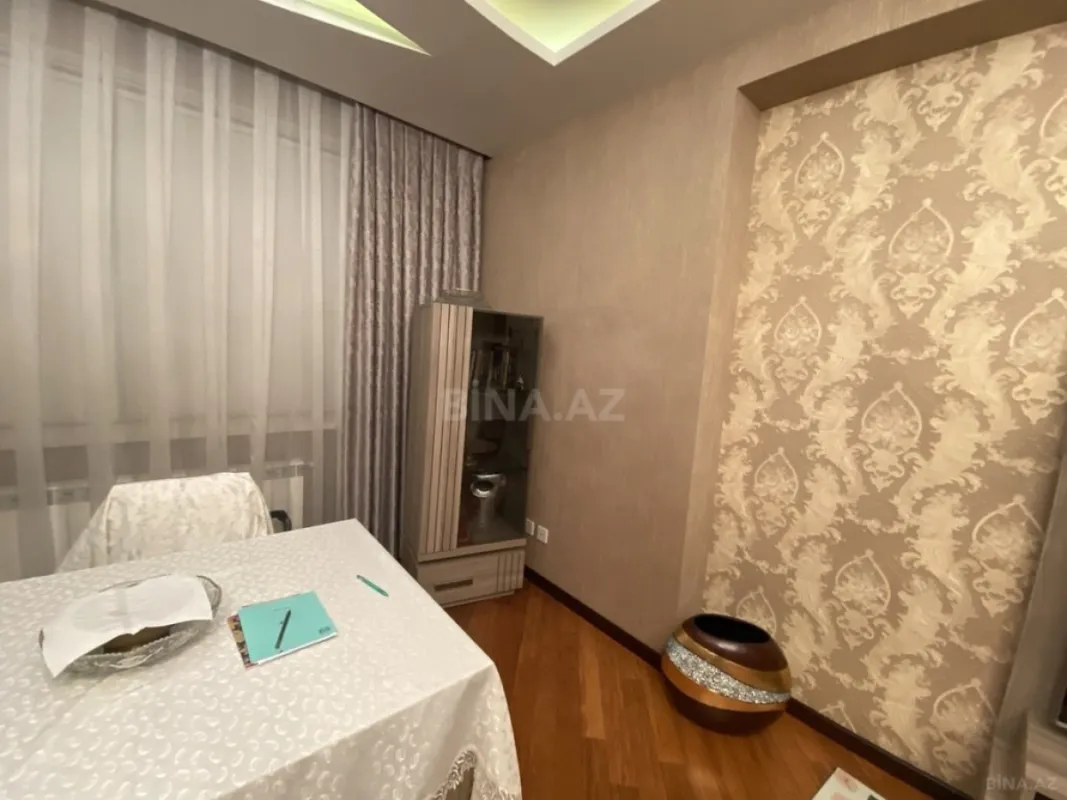 Satılır 3 otaqlı mənzil 115 m²
