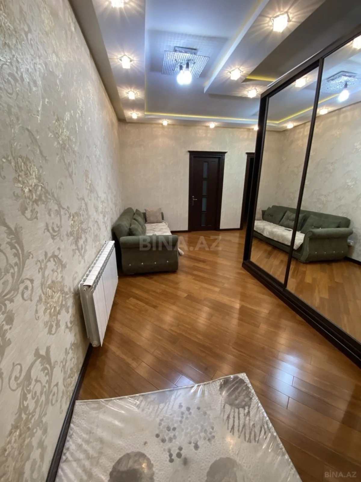 Satılır 3 otaqlı mənzil 115 m²