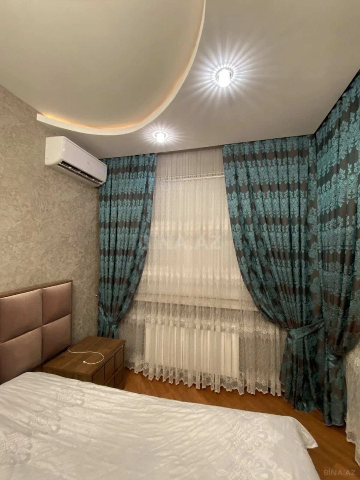 Satılır 3 otaqlı mənzil 115 m²