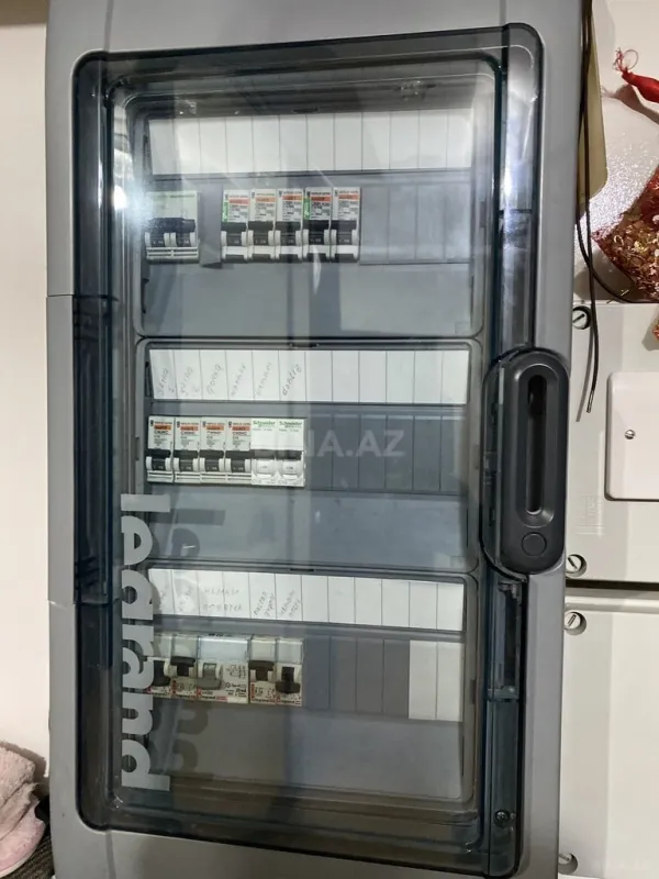 Satılır 3 otaqlı mənzil 115 m²