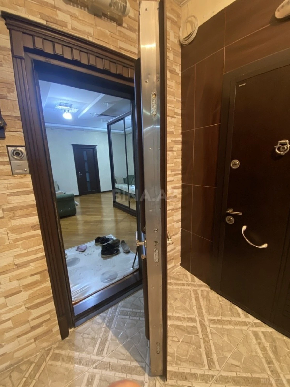 Satılır 3 otaqlı mənzil 115 m²