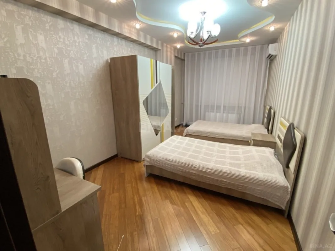 Satılır 3 otaqlı mənzil 115 m²
