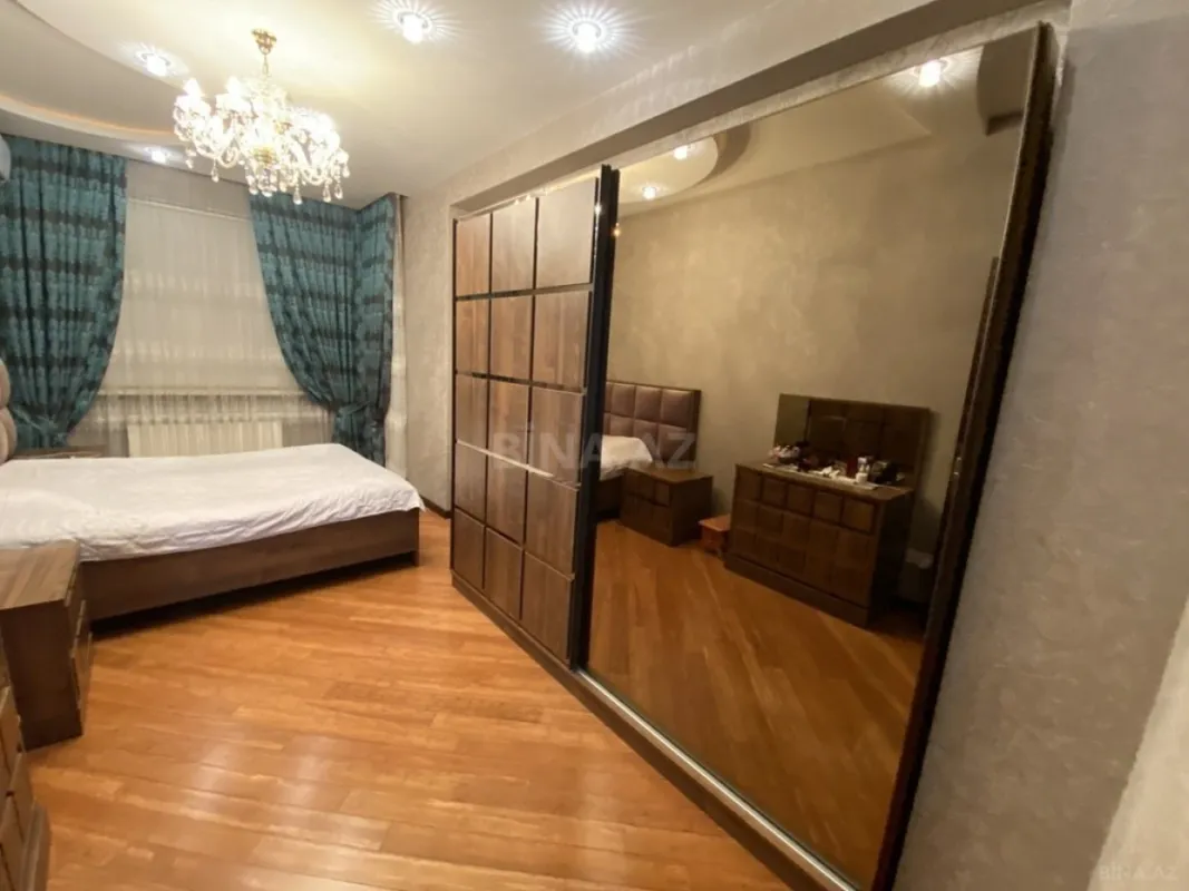 Satılır 3 otaqlı mənzil 115 m²