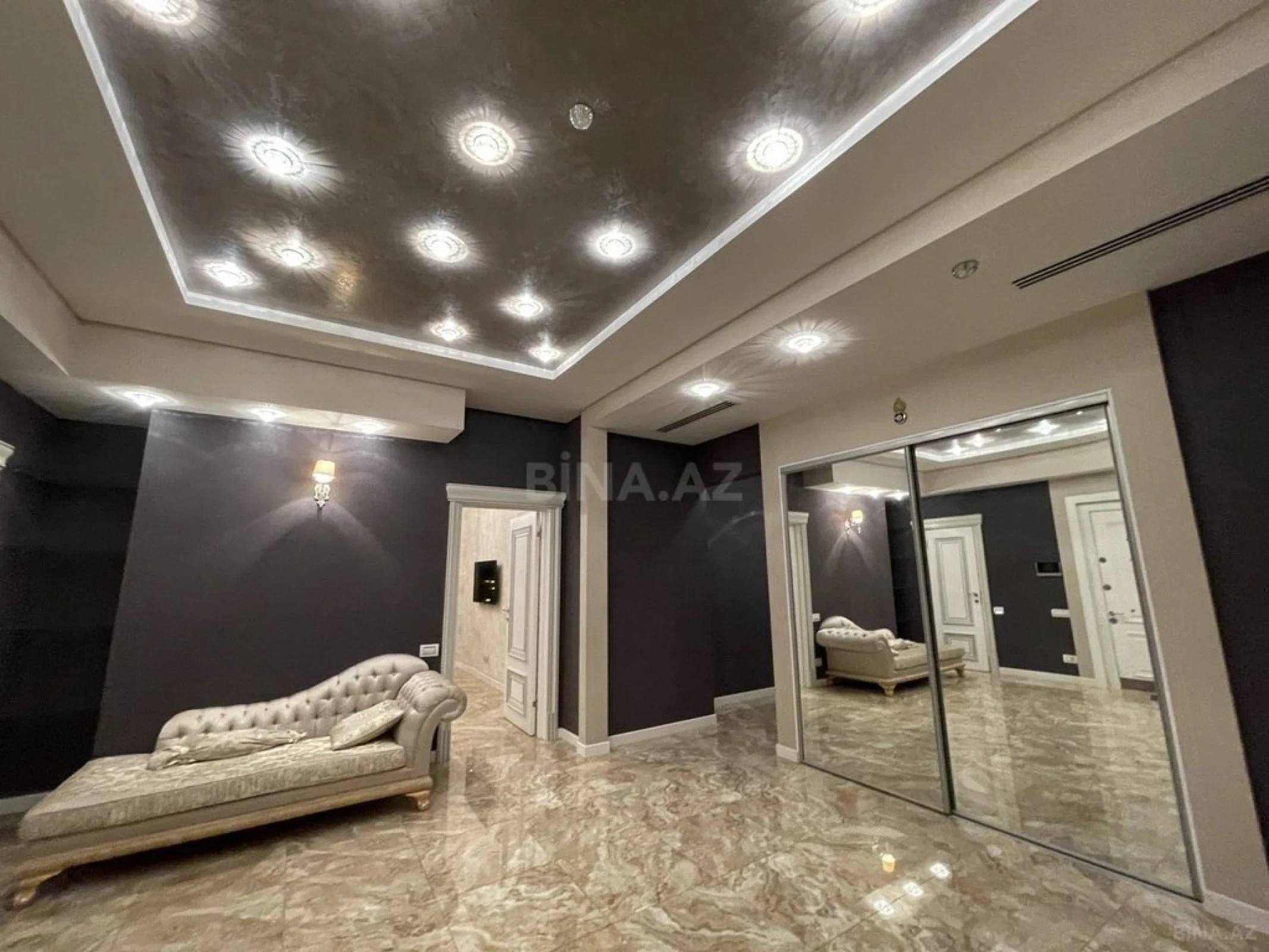 Kirayə verilir 4 otaqlı mənzil 223 m²