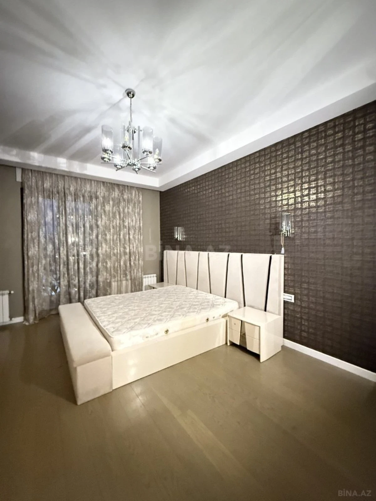 Kirayə verilir 4 otaqlı mənzil 223 m²