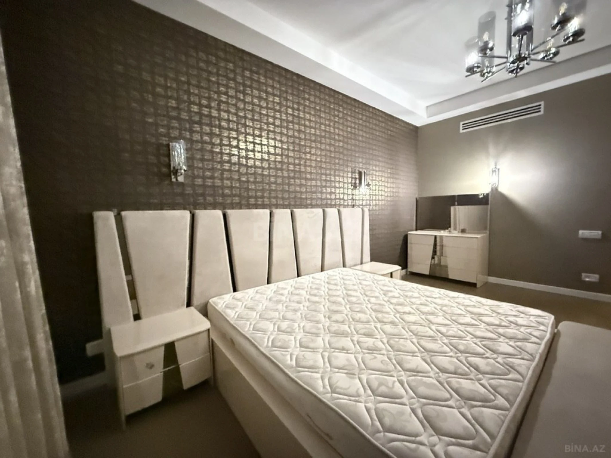 Kirayə verilir 4 otaqlı mənzil 223 m²
