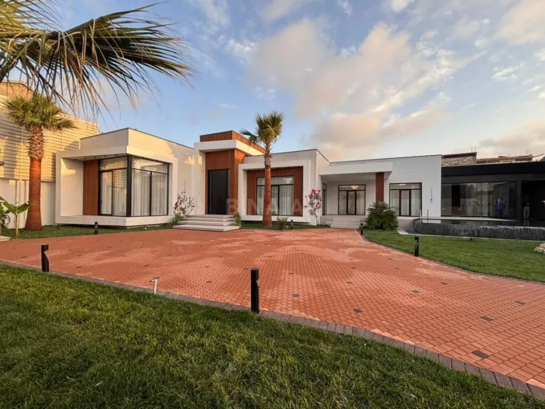 Satılır 5 otaqlı həyət evi 260 m²