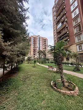 Satılır 5 otaqlı mənzil 227 m²