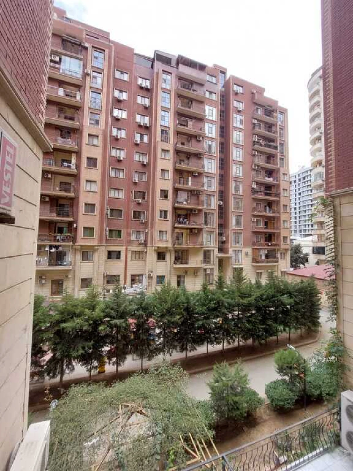 Satılır 5 otaqlı mənzil 227 m²