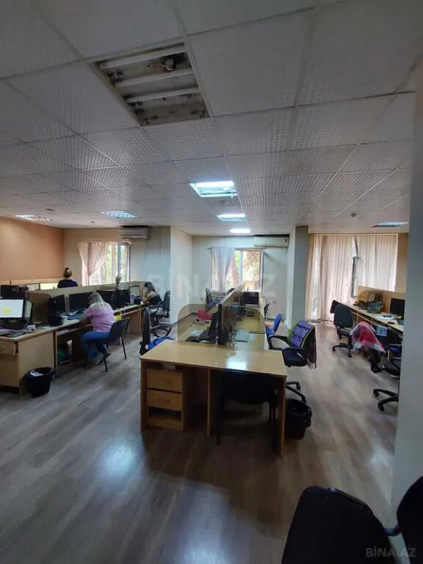 Satılır 5 otaqlı mənzil 227 m²