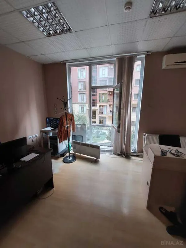 Satılır 5 otaqlı mənzil 227 m²