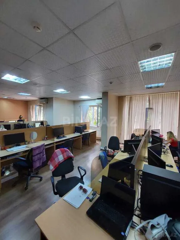 Satılır 5 otaqlı mənzil 227 m²