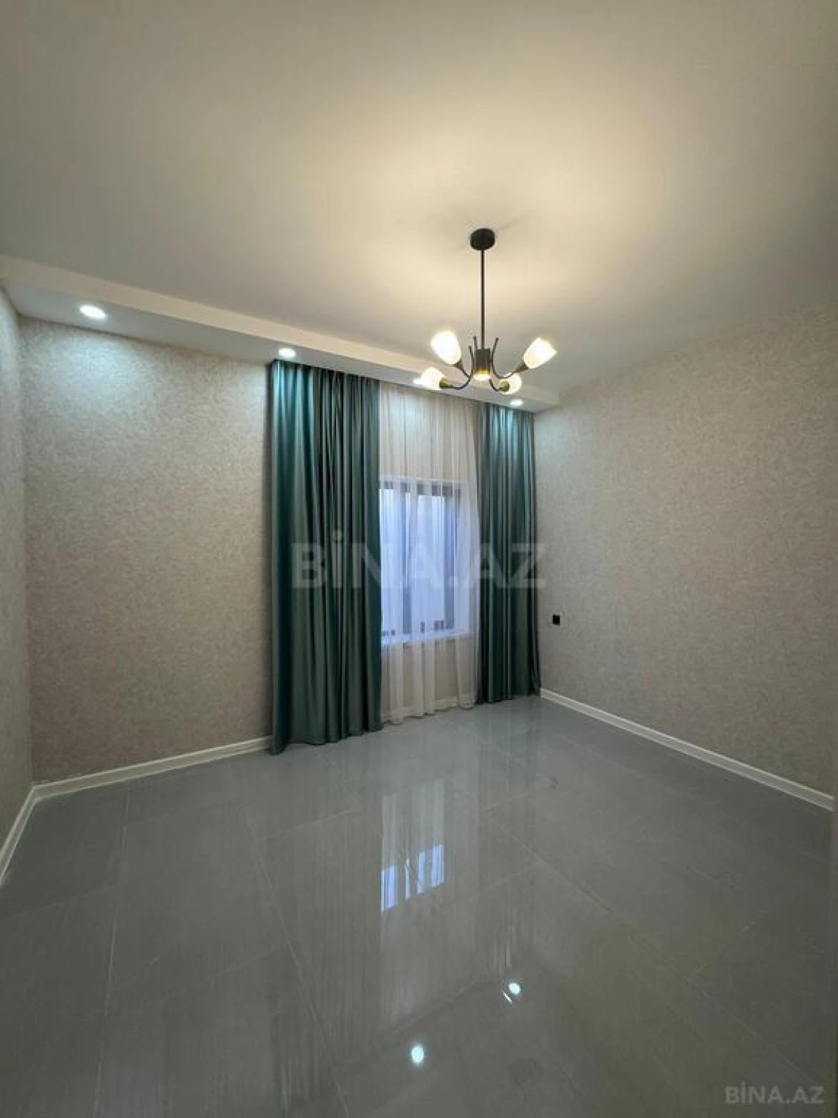 Satılır 4 otaqlı həyət evi 160 m²