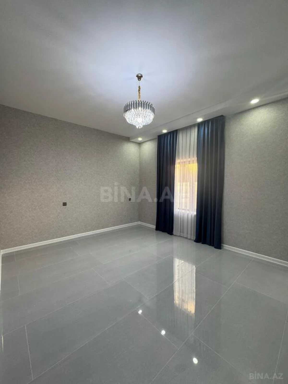 Satılır 4 otaqlı həyət evi 160 m²