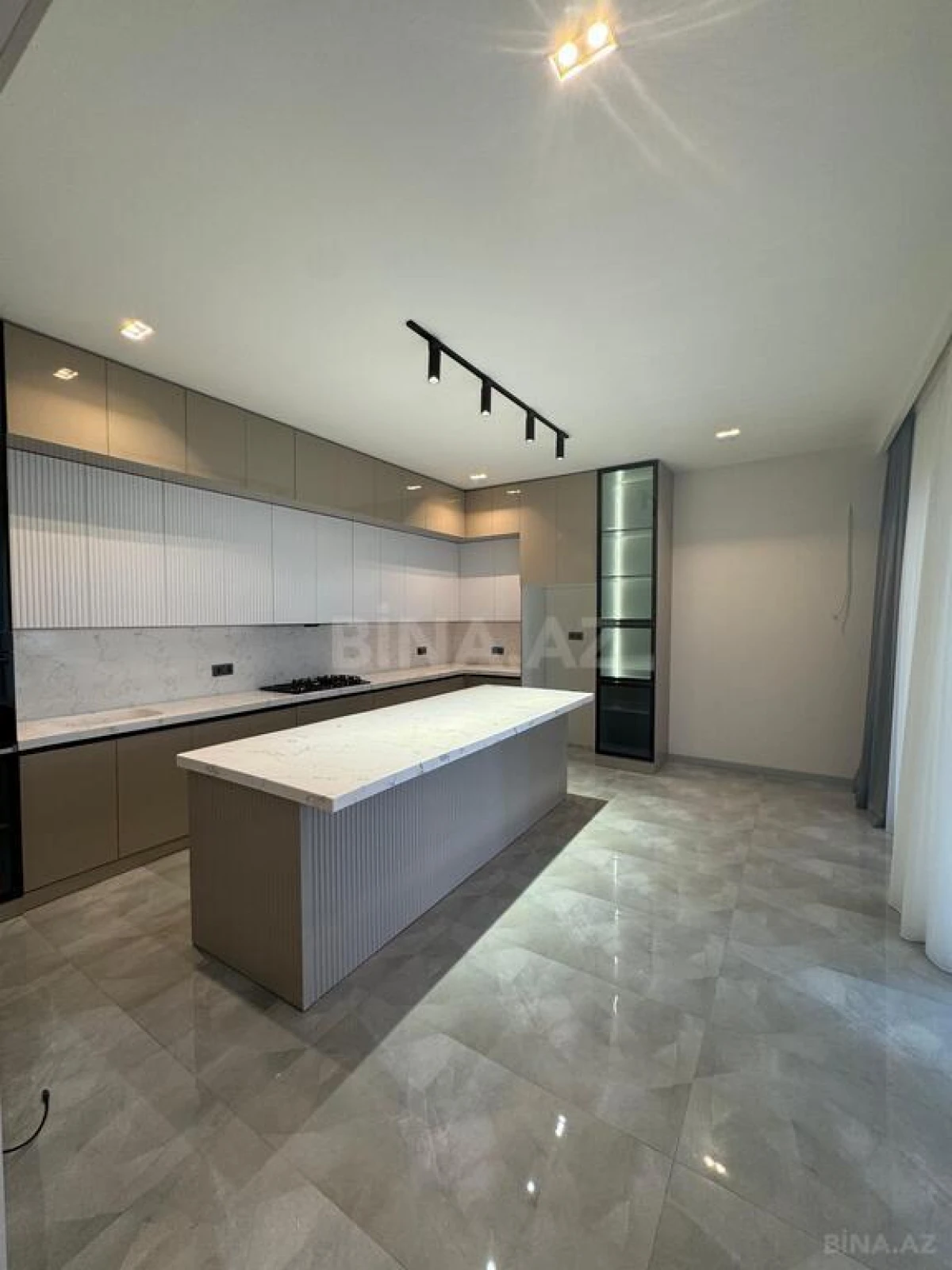 Satılır 4 otaqlı həyət evi 180 m²