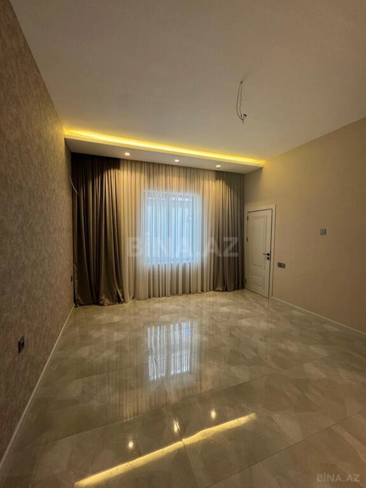 Satılır 4 otaqlı həyət evi 180 m²
